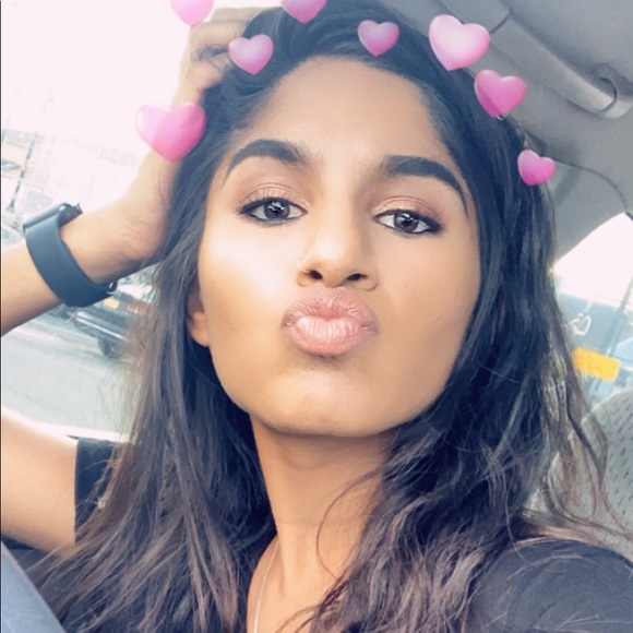 Meet your Posher, Anjali - Picture 1 of 2